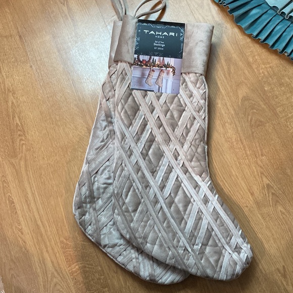 Holiday Decorations 🎄🧦 - Picture 2 of 6